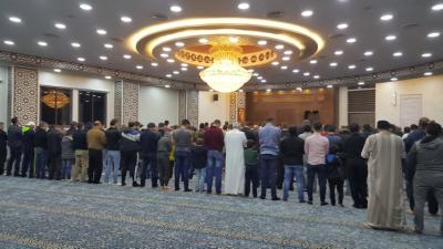 صلاة التراويح في مسجد عمر بن الخطاب - الخليل.jpg