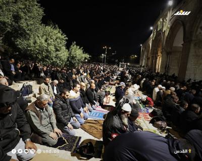 صلاة العشاء والتراويح  في الأقصى (7).jpg