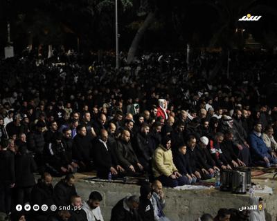 صلاة العشاء والتراويح  في الأقصى (2).jpg