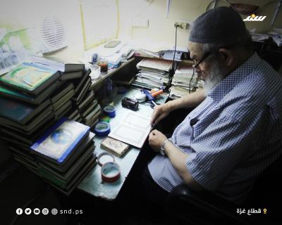 إجلالا لكتاب الله.. مبادرة إصلاح وتجديد المصاحف في غزة (10).jpg