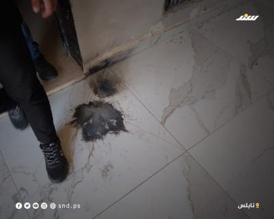 منزل عائلة صباح في عوريف الذي اقتحمته قوات الاحتلال (2).jpg