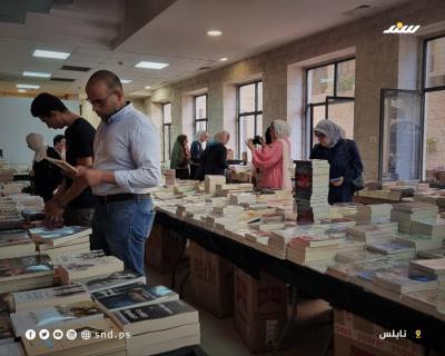 معرض كتاب.jpg