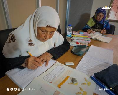 في اليوم العالمي لمحو الأمية.. مُسنّات بغزة يتعلمن اللغة العربية (5).jpg