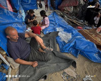 الأضرار التي لحقت بخيام النازحين في مستشفى شهداء الأقصى بدير البلح 3.jpg