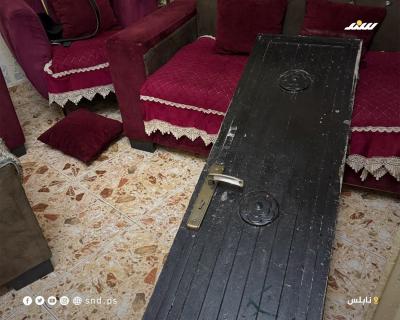 آثار اقتحام منزل الحاج حسن مرشود في مخيم بلاطة بنابلس 2.jpg