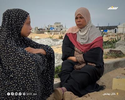 عائلات فلسطينية تزور قبور أقاربها في مقبرة في أول أيام عيد الأضحى،في خانيونس جنوب  قطاع غزة (8).jpeg