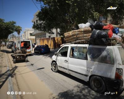 جانب من نزوح سكان عدة مناطق في دير البلح وسط القطاع بعد أوامر إخلاء  إسرائيلية جديدة (4).jpg