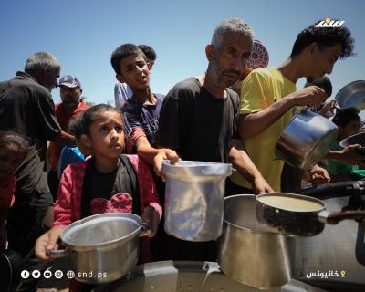 الجوع ينهش أطفال غزة.. طوابير لا تنتهي وأيادٍ صغيرة تمتدّ بحثًا عن الطعام3.jpg