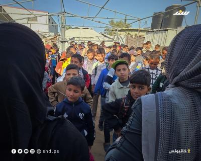 خيمة تقاوم الإبادة التعليمية.. طلاب غزة يدرسون وسط البرد ونقص الإمكانيات1.jpg