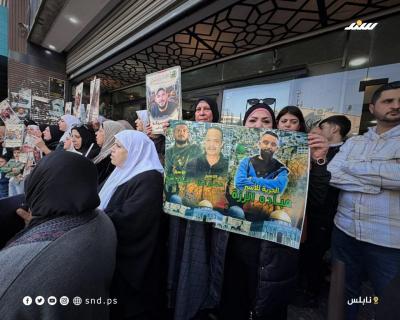 وقفة تضامنية مع الأسرى بنابلس (3).jpg