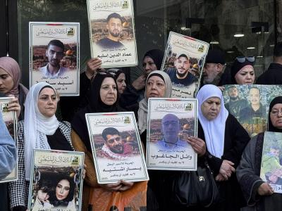 وقفة تضامنية مع الأسرى بنابلس (1).jpg