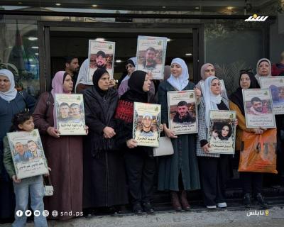 وقفة تضامنية مع الأسرى بنابلس (4).jpg
