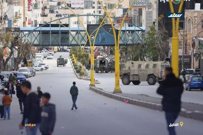 قوات الاحتلال تداهم مقر جمعية الشبان المسلمين الخيرية خلال اقتحام وسط مدينة الخليل2.jpg