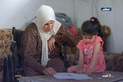 امرأة وطفلة.jpg