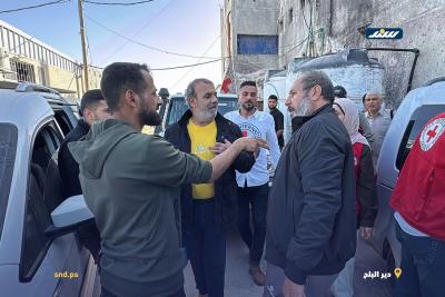 وصول خمسة أسرى فلسطينيين إلى مستشفى شهداء الأقصى في دير البلح وسط قطاع غزة2.jpg