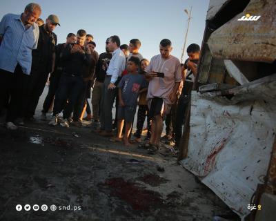 مشاهد من آثار قصف قوات الاحتلال لمجموعة من المواطنين داخل ميناء غزة البحري1.jpg