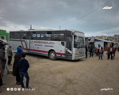 عدد من مرضى وجرحى غزة يغادرون القطاع للعلاج في الخارج.2.jpg