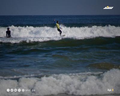 ركوب الامواج.jpg