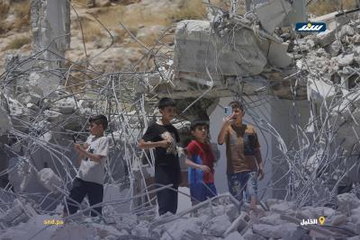 آليات إسرائيلية تهدم منزل الفلسطيني نايف أبو سنينة في خربة قلقس جنوب الخليل4.jpg