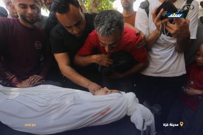 تشييع ثلاثة شهداء بينهم طفل استشهدوا في غارة إسرائيلية استهدفت مدنيين بمخيم جباليا شمال غزة2.jpg