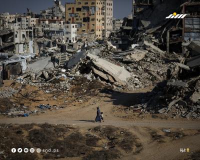 خيام مؤقتة تؤوي فلسطينيين نازحين تنتصب بجوار مبانٍ مدمرة في مدينة غزة7.jpg