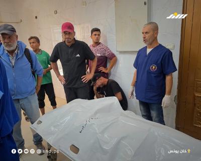 جانب من نقل جثمان الشهيد عبد الجواد جودة إلى مجمع ناصر الطبي في خان يونس6.jpg