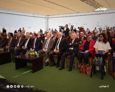 رئيس الوزراء الفلسطيني محمد مصطفى يفتتح سوق الجملة المركزي للخضار والفواكه في طولكرم3.jpg