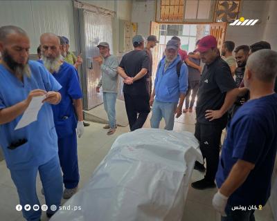 جانب من نقل جثمان الشهيد عبد الجواد جودة إلى مجمع ناصر الطبي في خان يونس1.jpg