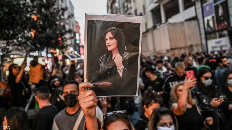 احتجاجات في إيران بعد مقتل مهسا اميني.webp