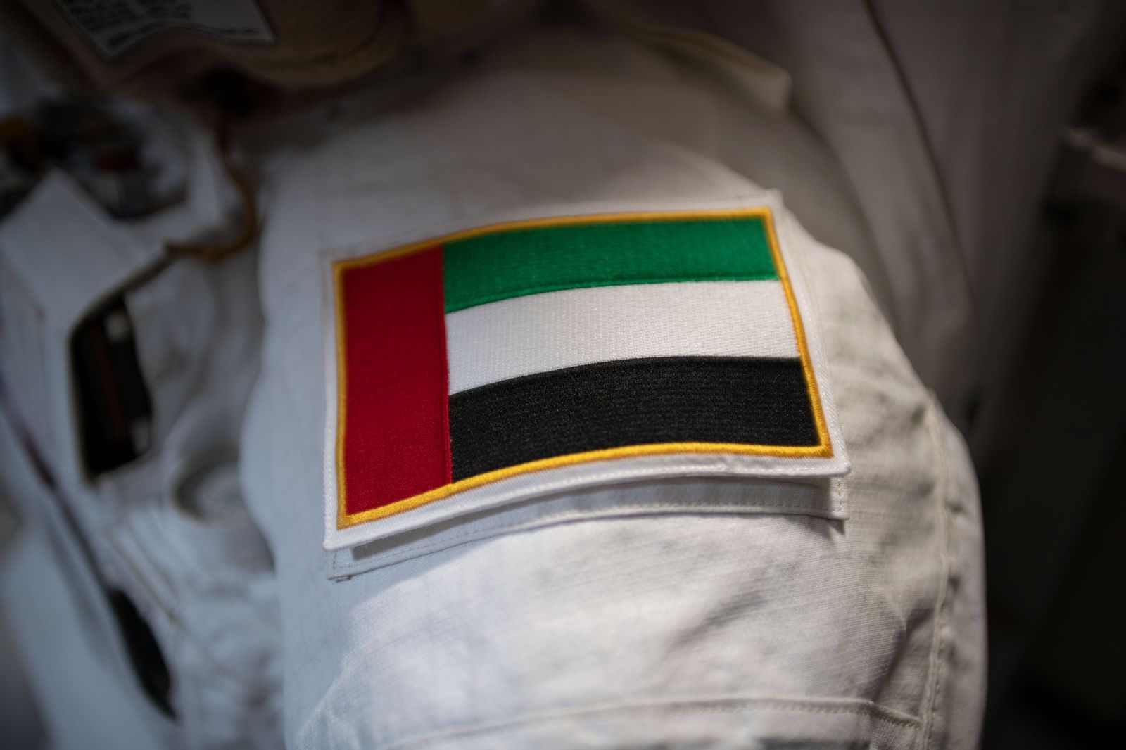 رائد الفضاء الإماراتي.jpg .1.jpg