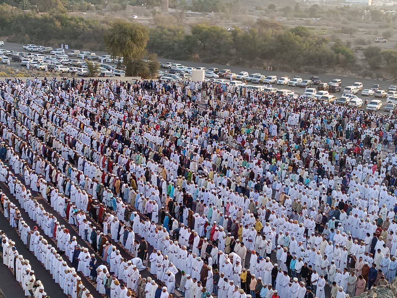 صلاة عيد الفطر في عمان (3).jpg