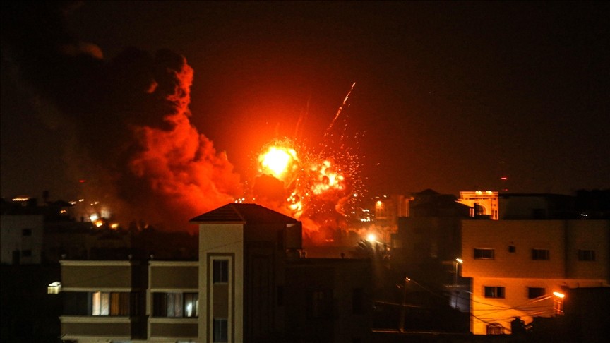 قصف غزة أرشيف.jpg