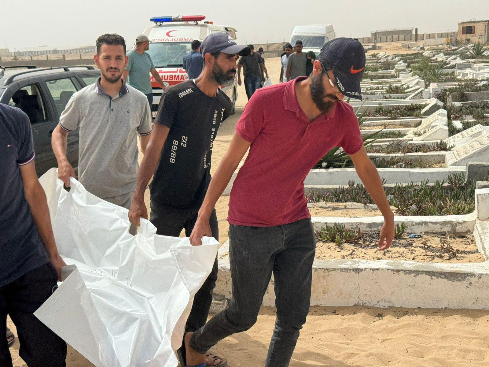 مجزرة خيام النازحين رفح 7.jpg