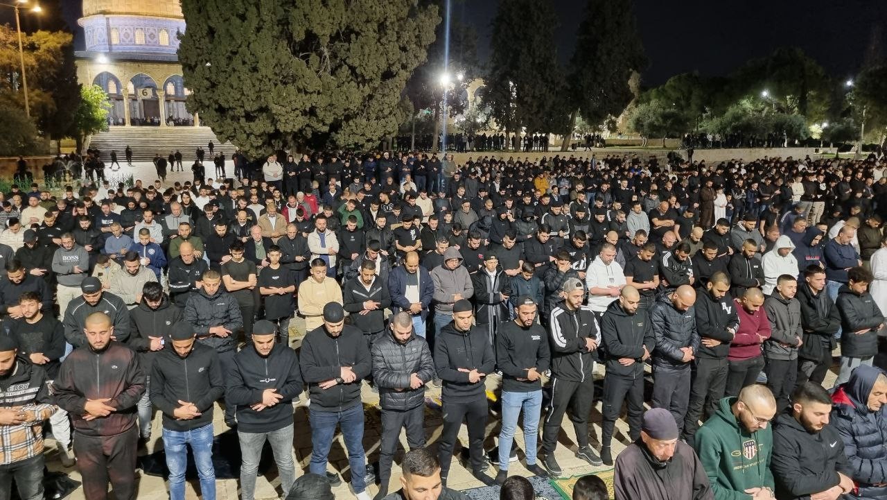 صلاة الفجر.jpg