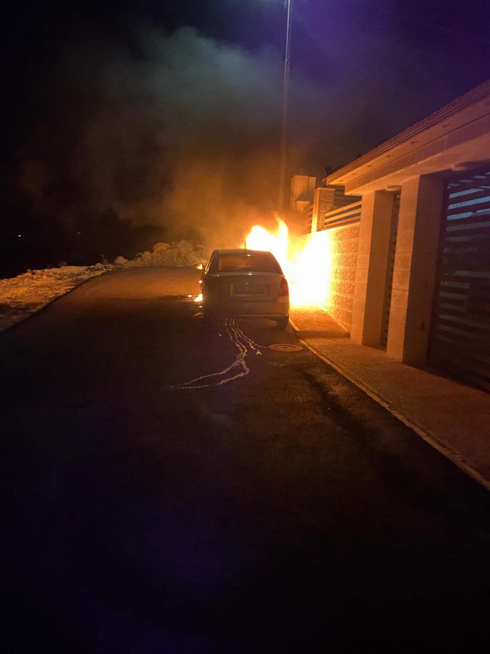 إحراق مركبات في الطيبة (1).jpg