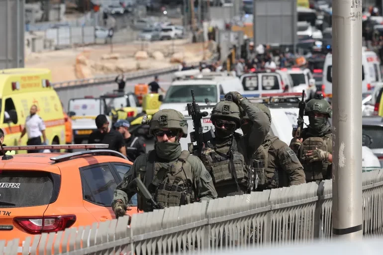 جنود الاحتلال بعد العملية.webp