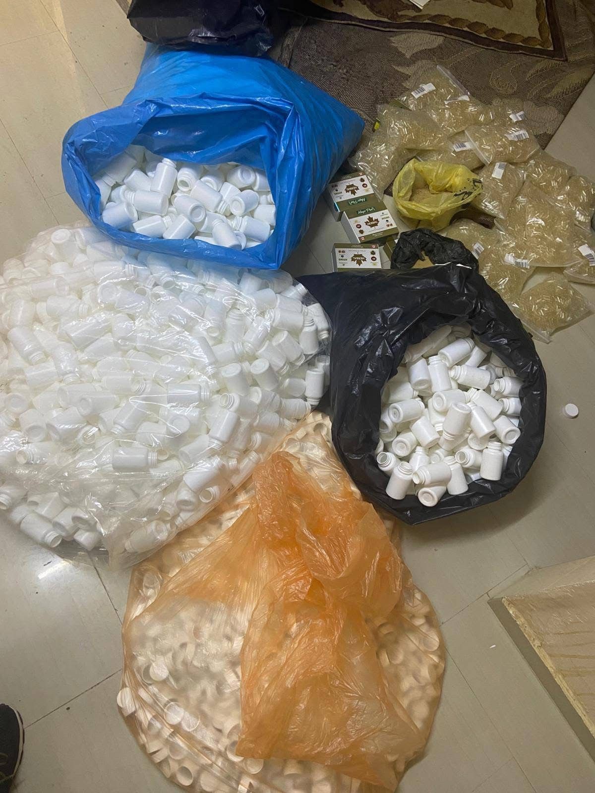ضبط أدوية مزورة في طولكرم (2).jpeg