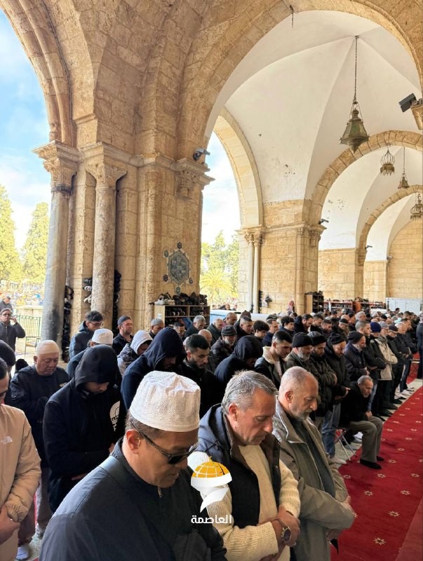 صلاة الجمعة.jpg