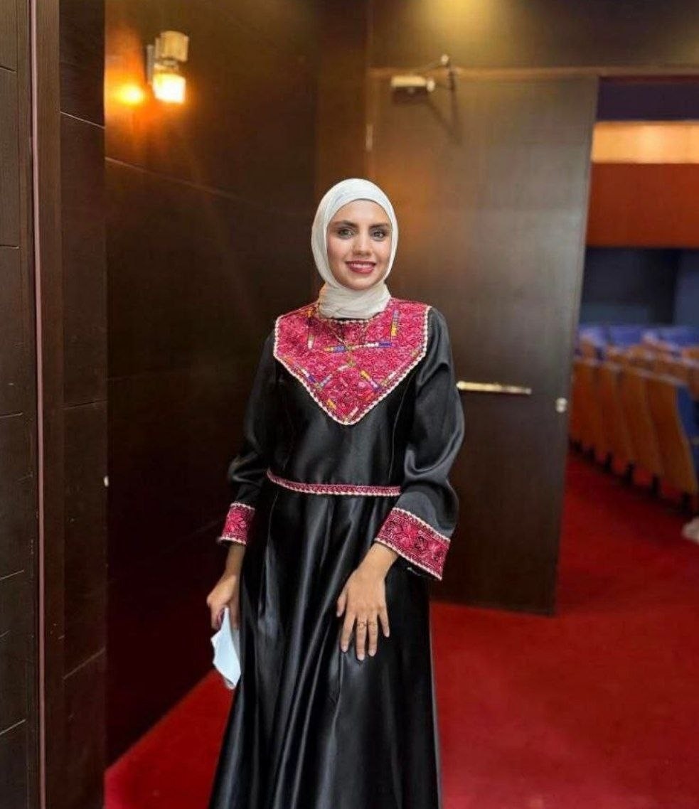 الصحفية إيناس إخلاوي.jpg