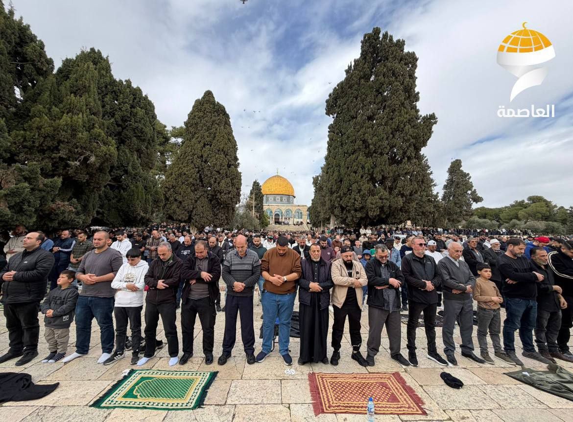 صلاة الجمعة.jpg