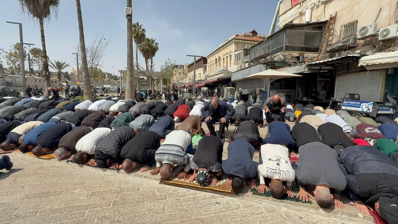صلاة الجمعة في القدس.jpg
