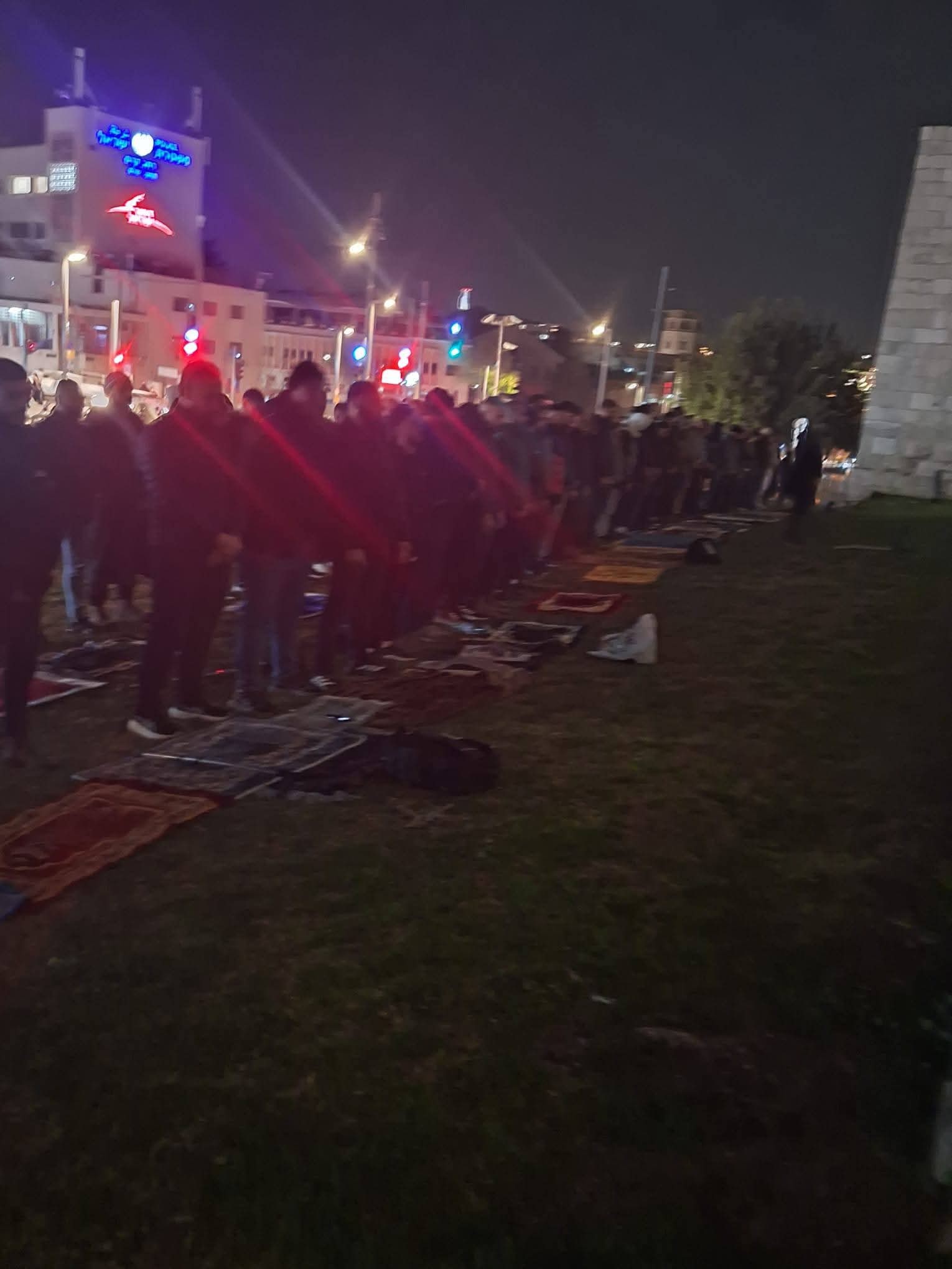 صلاة التراويح.jpg
