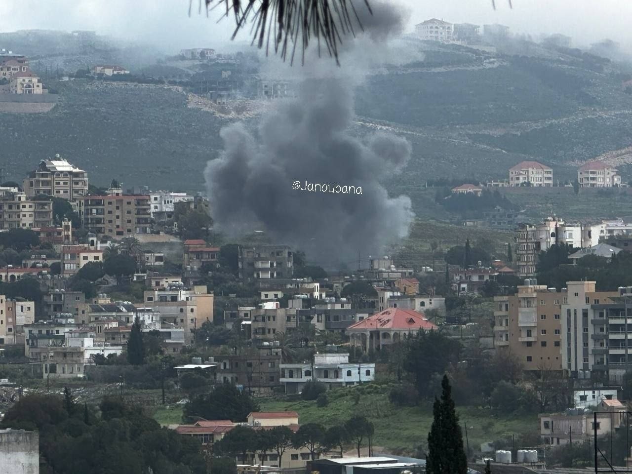 غارة.jpg