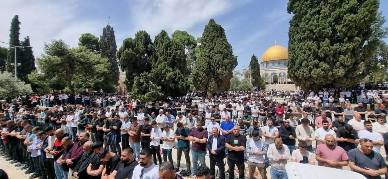الصلاة في الأقصى.jpg