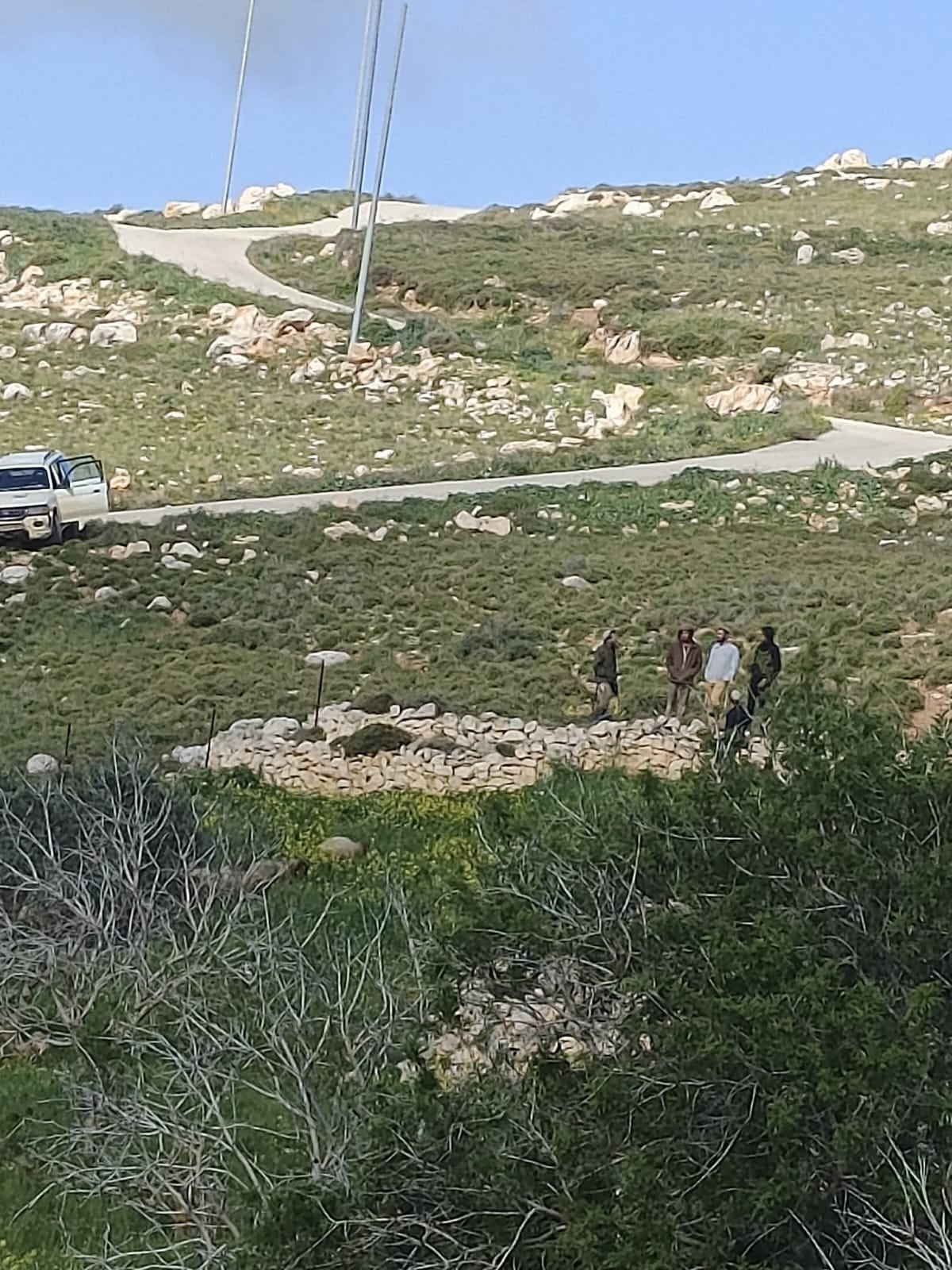 اعتداء مستوطنين في بيت امرين (2).jpg