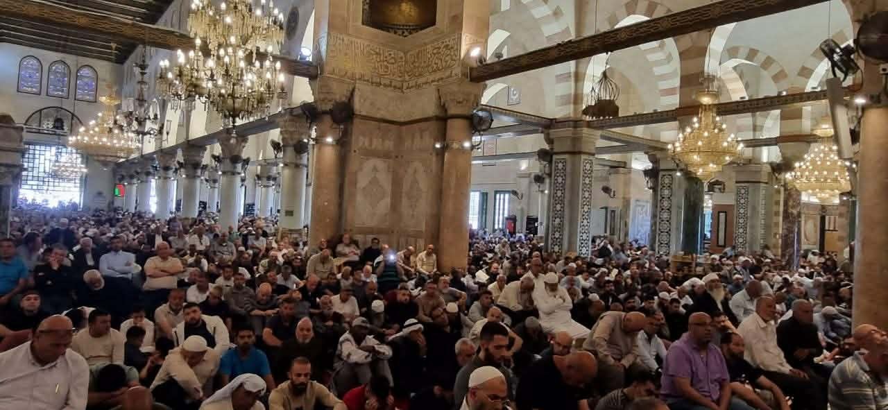 صلاة الجمعة.jpg