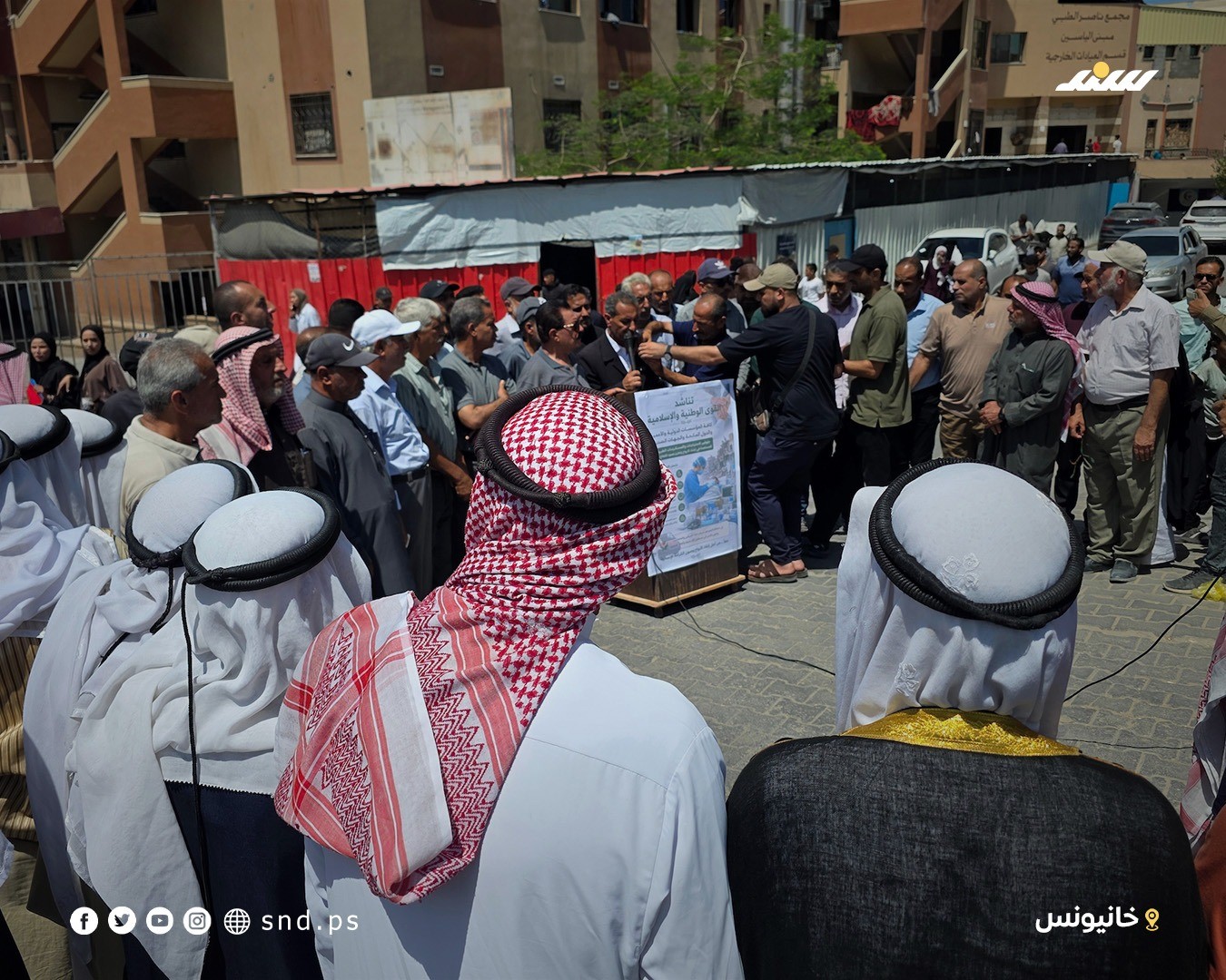وقفة بمدينة خانيونس تطالب بتأمين الأدوية والمستلزمات الطبية للقطاع الصحي4.jpg