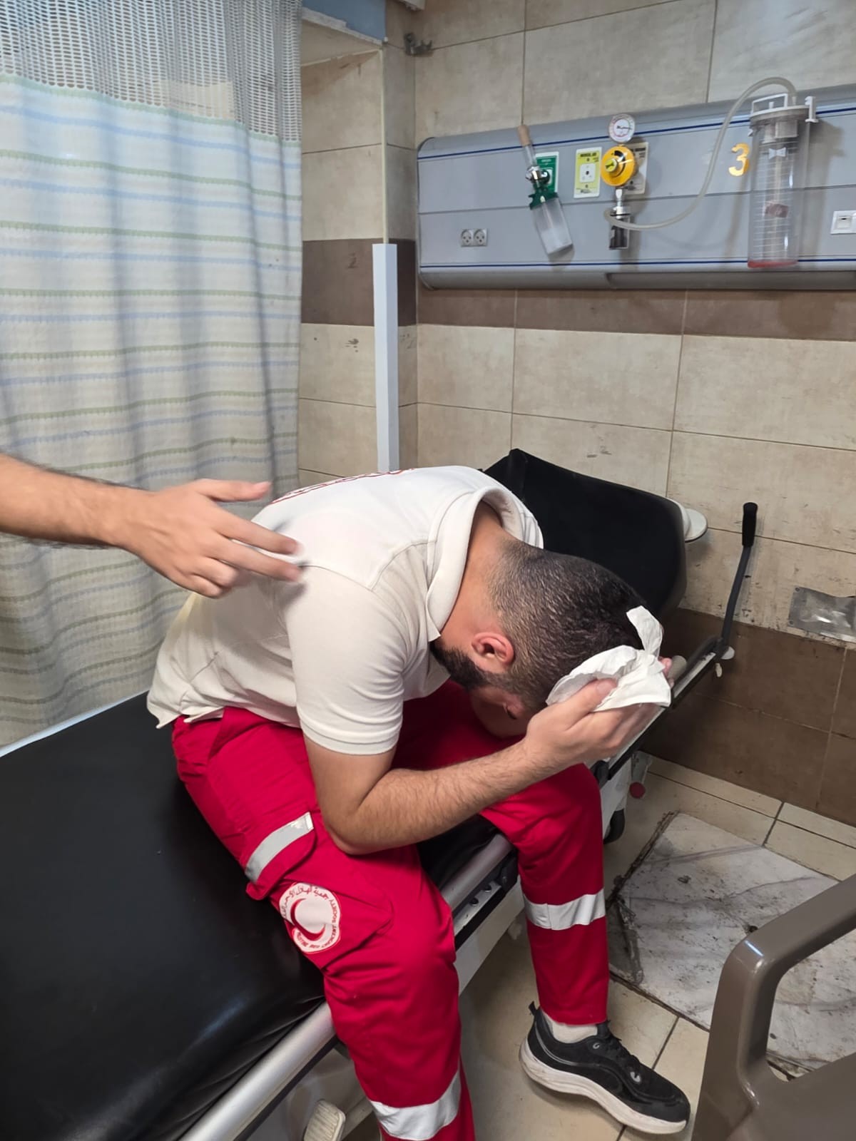 إصابة مسعف.jpg